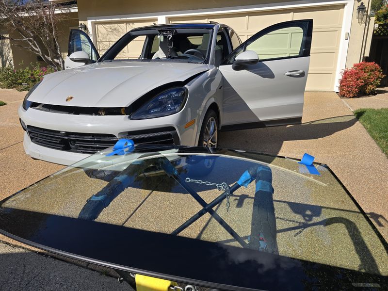 Porsche Cayenne windshield replacement — mobile auto glass Scottsdale
